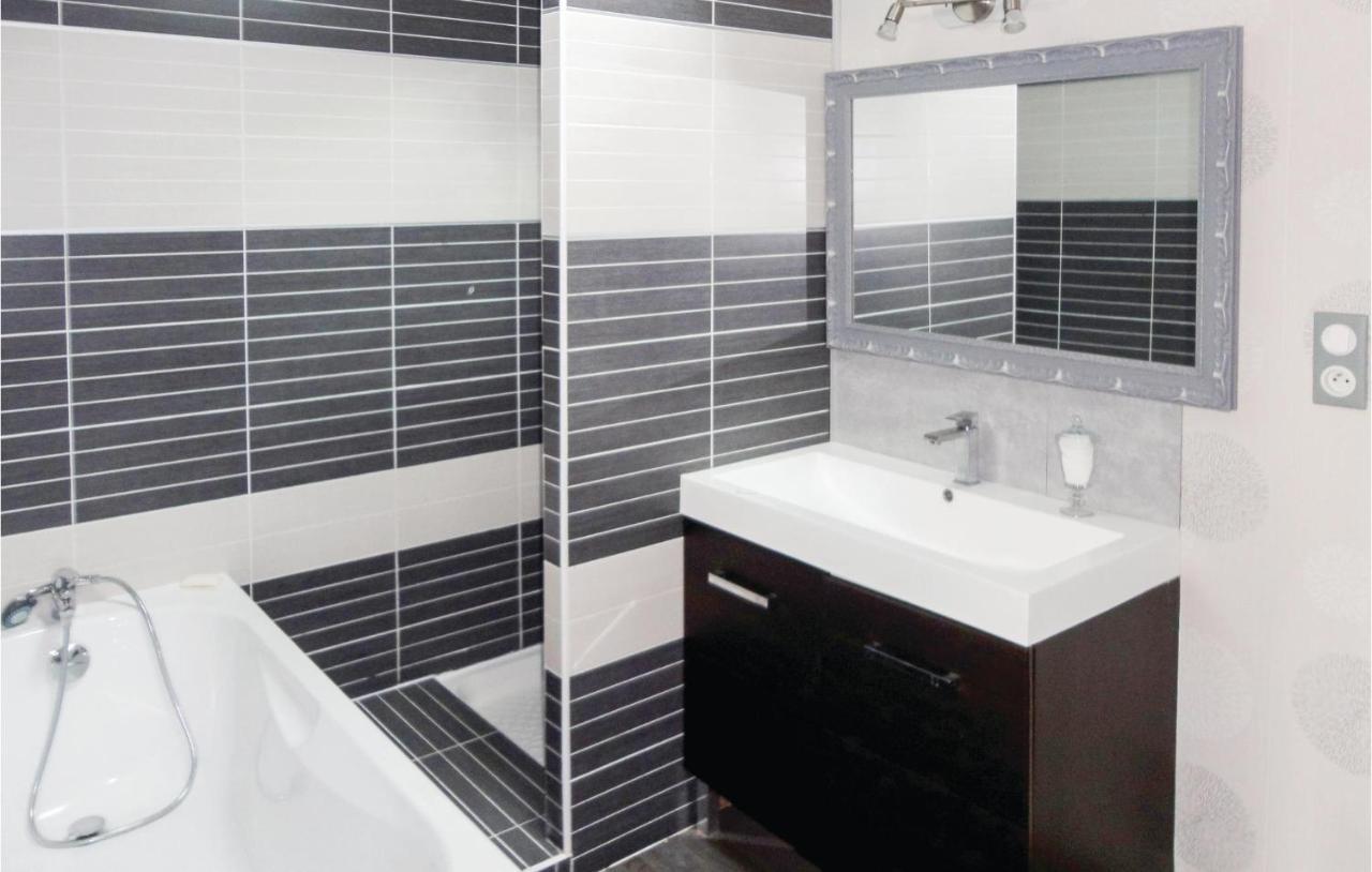 Awesome Apartment In Sauvian With Wifi Kültér fotó