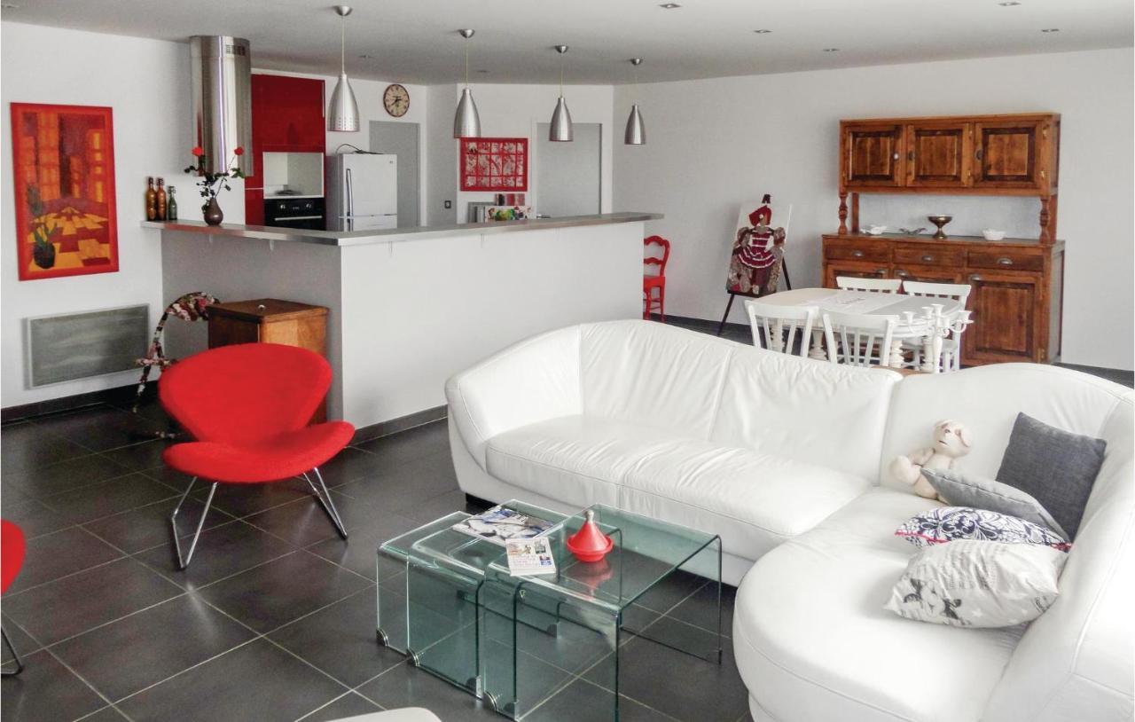 Awesome Apartment In Sauvian With Wifi Kültér fotó