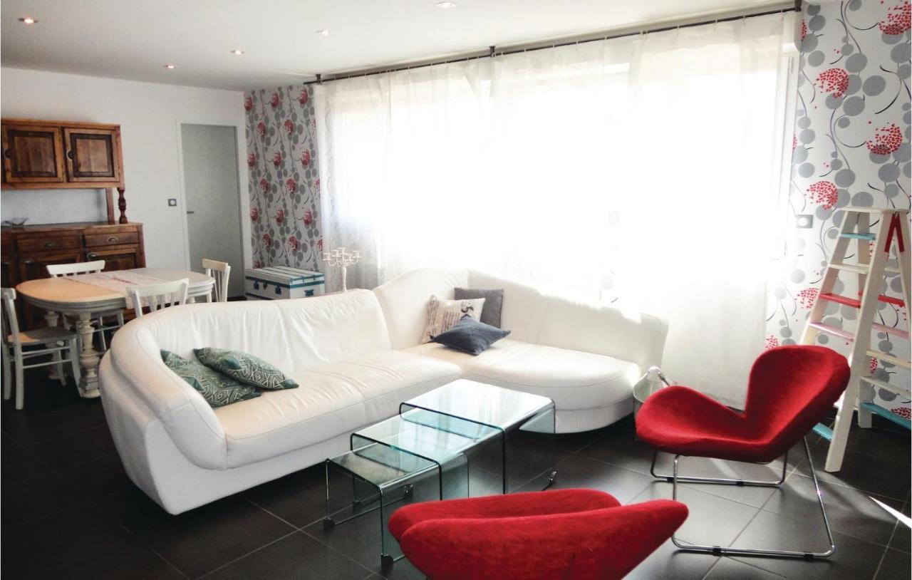 Awesome Apartment In Sauvian With Wifi Kültér fotó
