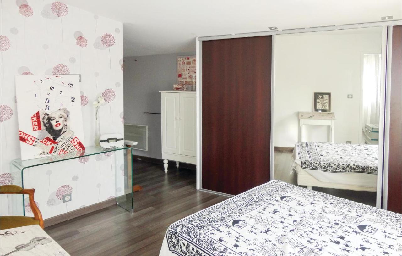 Awesome Apartment In Sauvian With Wifi Kültér fotó