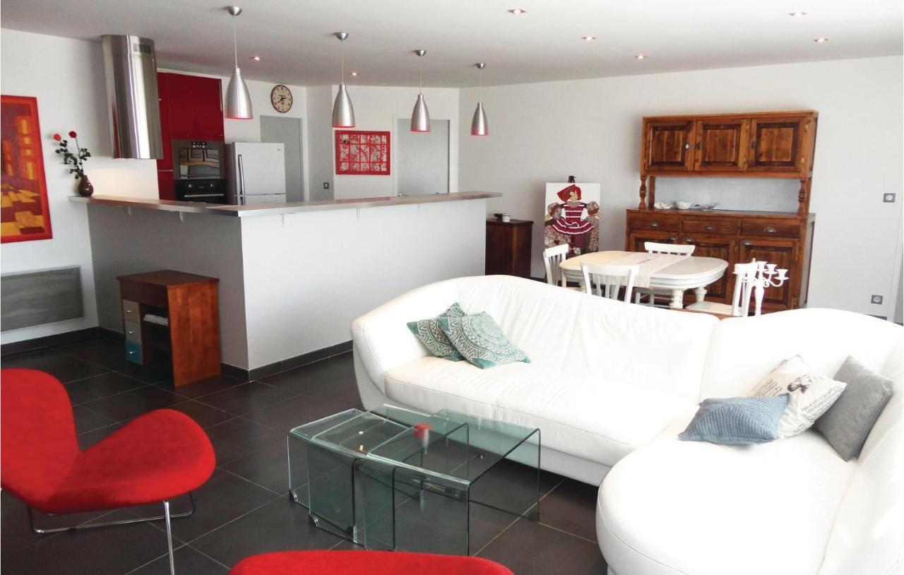 Awesome Apartment In Sauvian With Wifi Kültér fotó